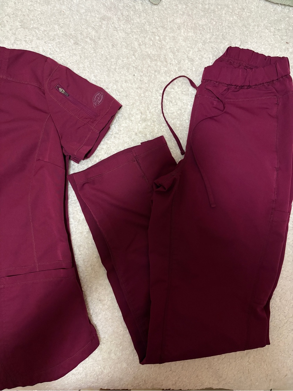 Dickies Women's Burgundy scrubs